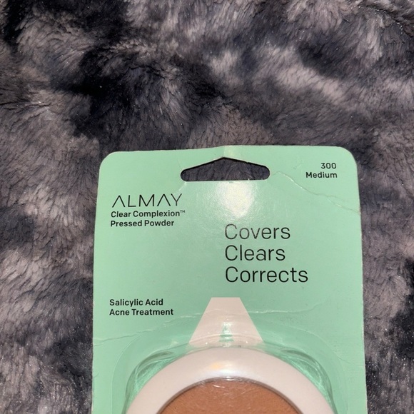 Almay Clear Complexion Pressed Powder NEW! - Picture 4 of 8